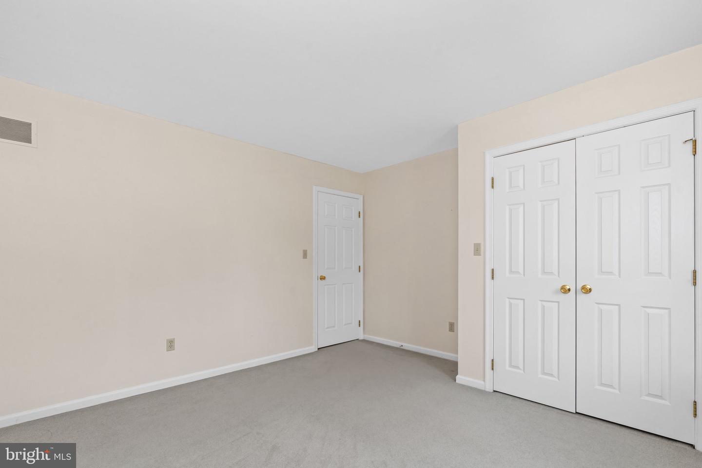 2 Rockland Ct