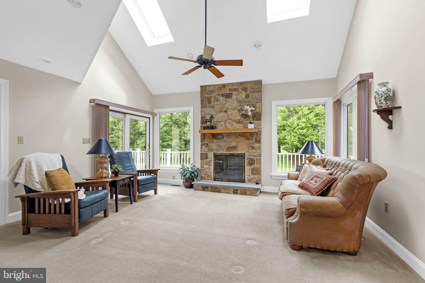 2 Rockland Ct