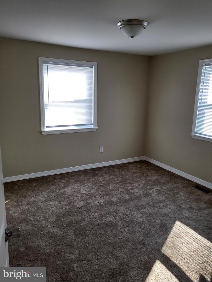 114 Delaware Dr