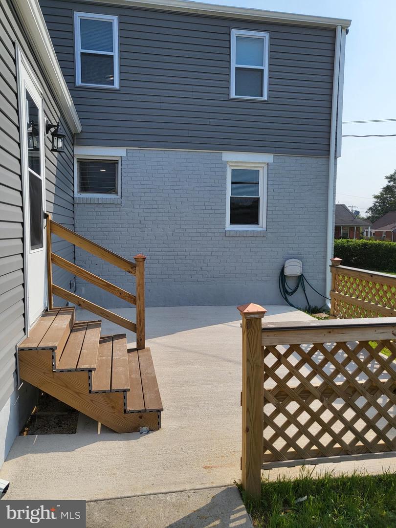 114 Delaware Dr