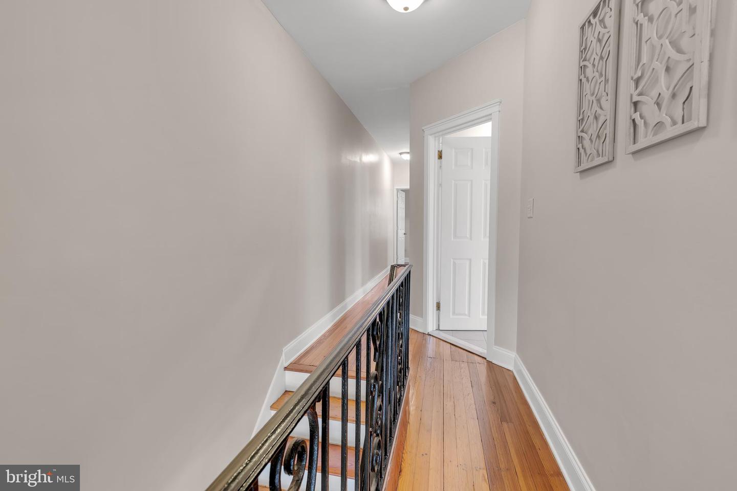 1521 W 10th St