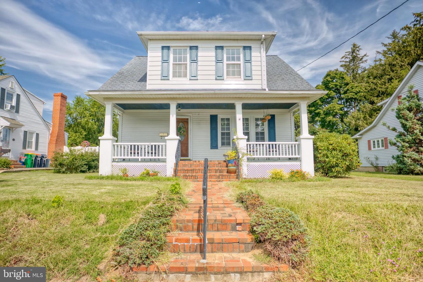 9 W Hoffecker St