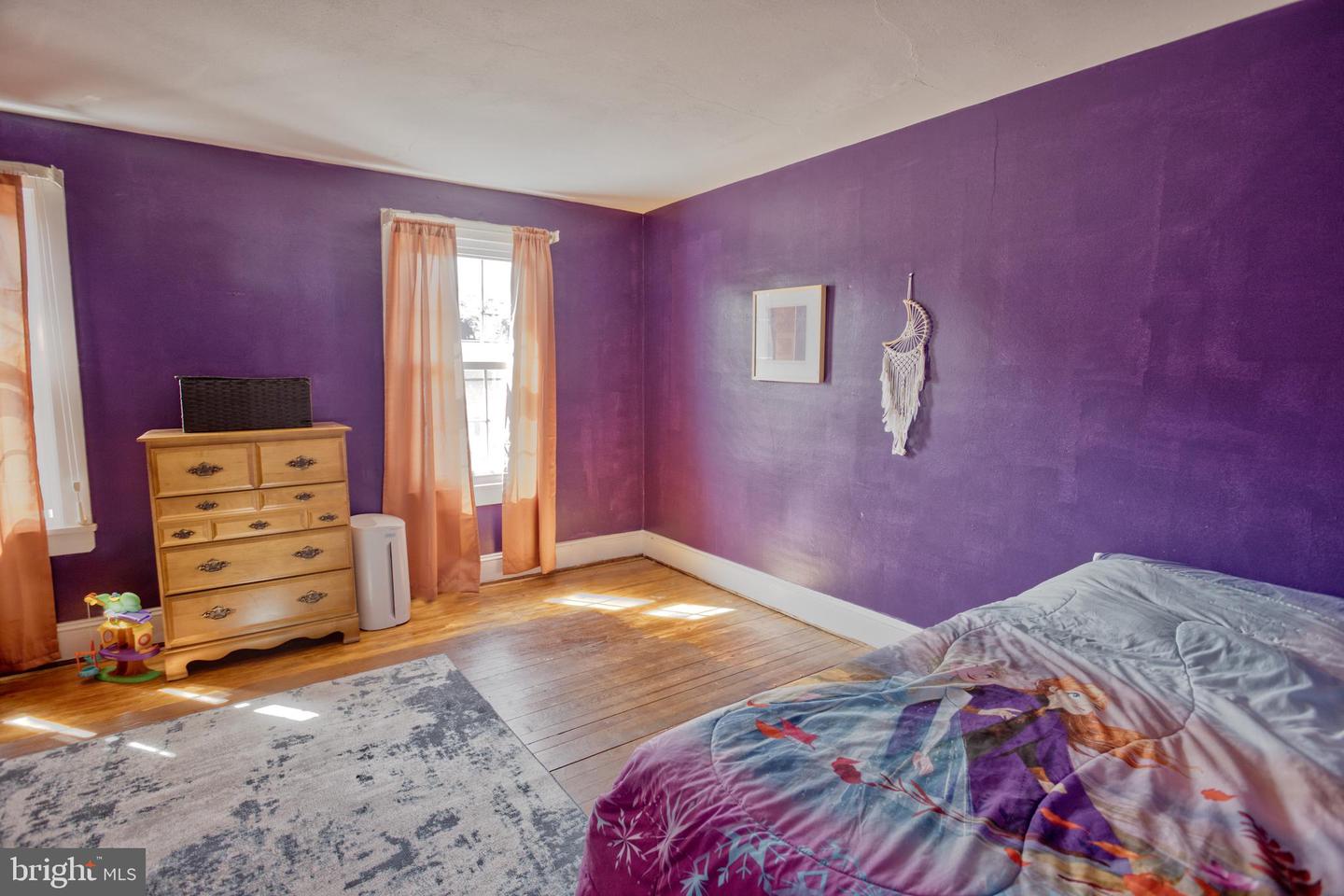 9 W Hoffecker St