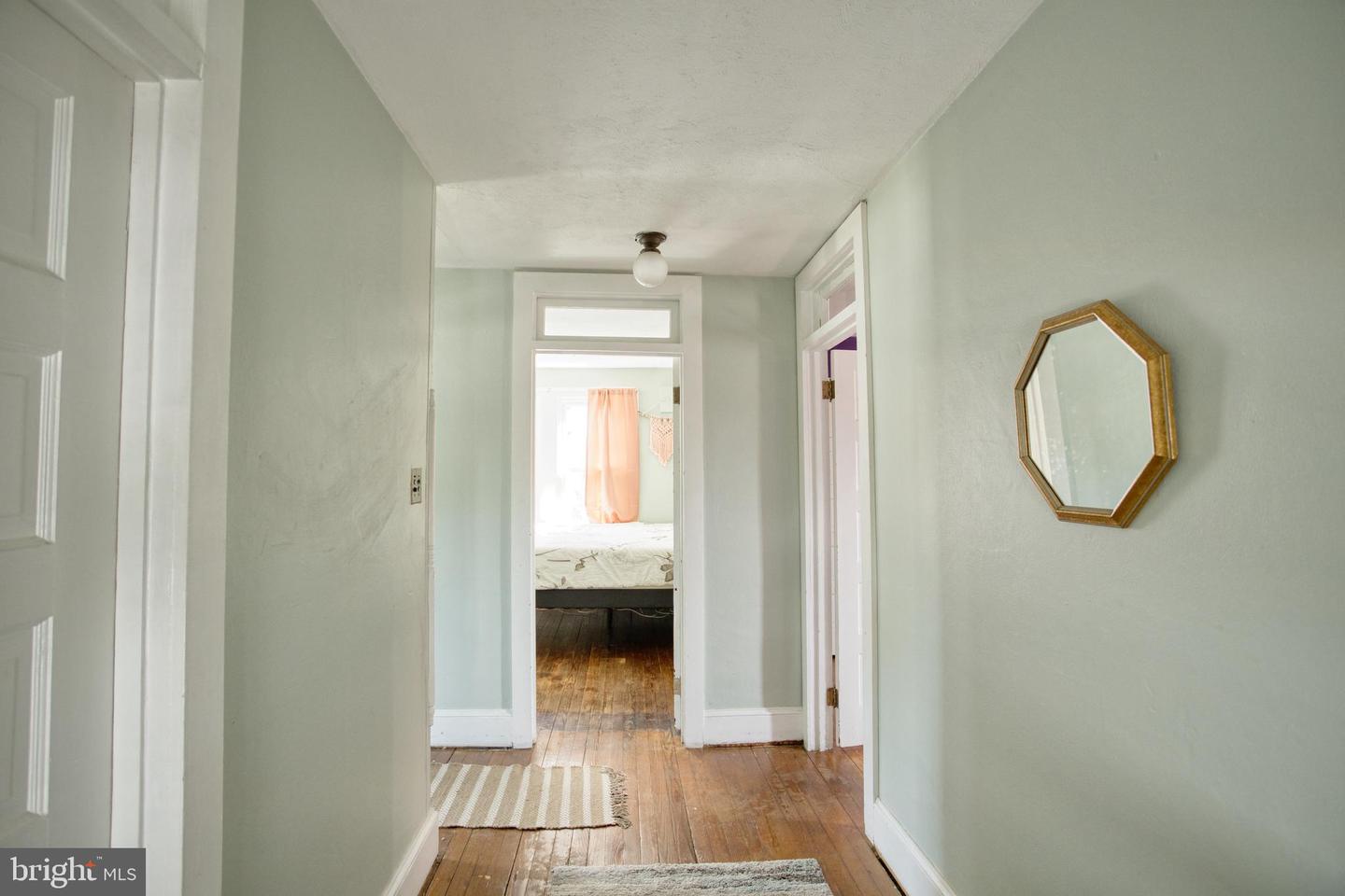 9 W Hoffecker St