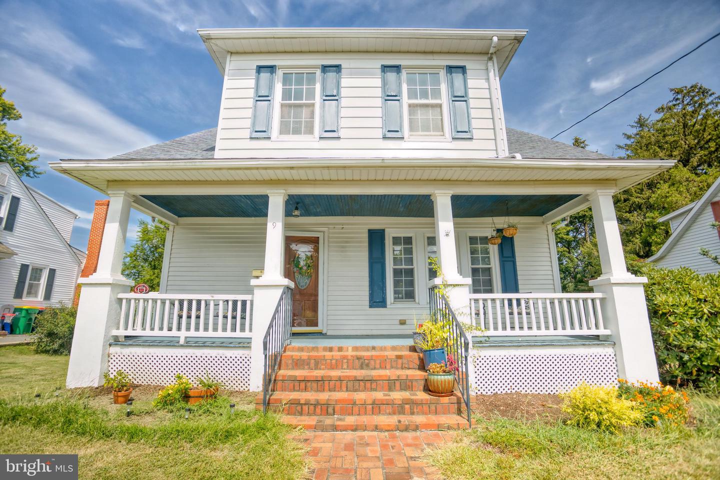 9 W Hoffecker St