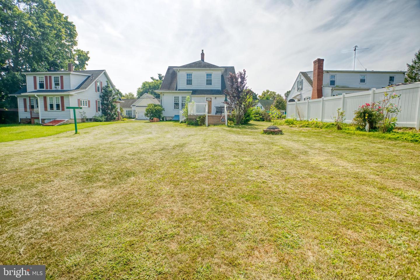 9 W Hoffecker St
