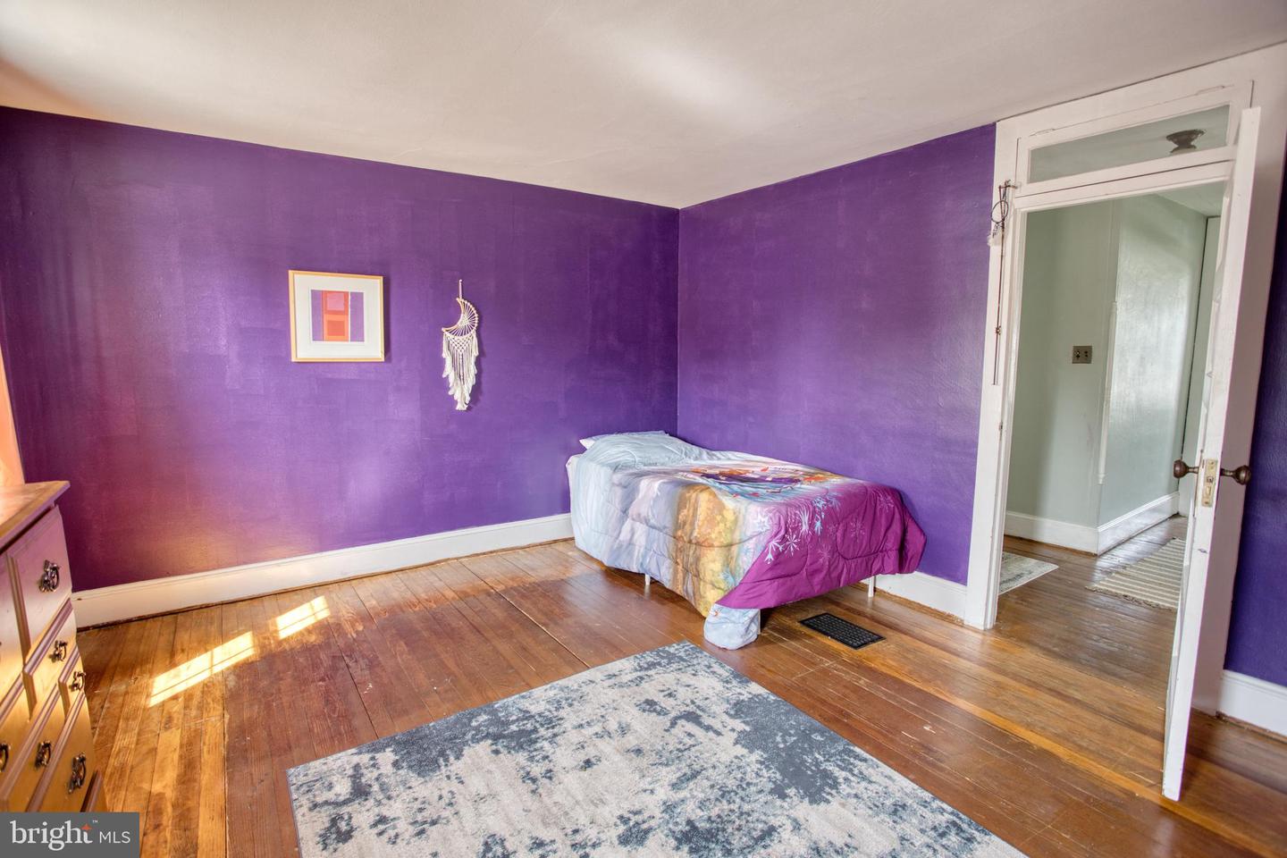 9 W Hoffecker St
