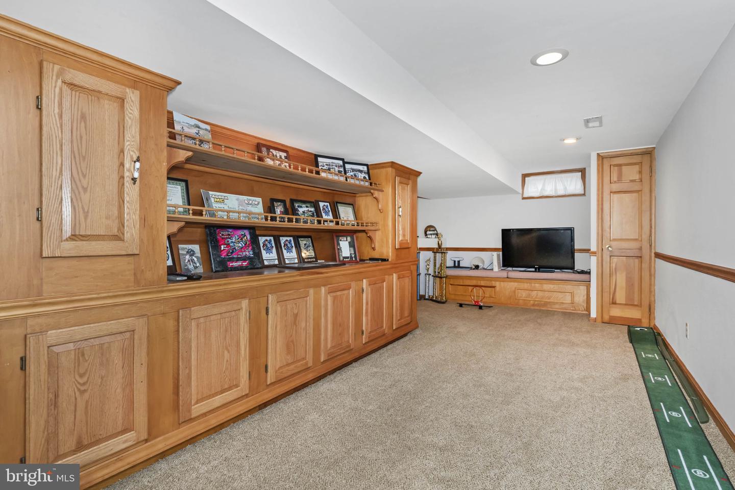 645 Clifton Dr