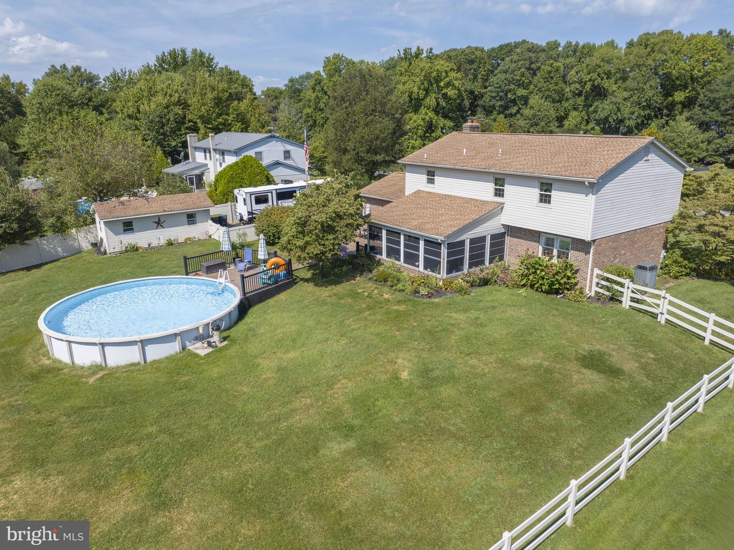 645 Clifton Dr