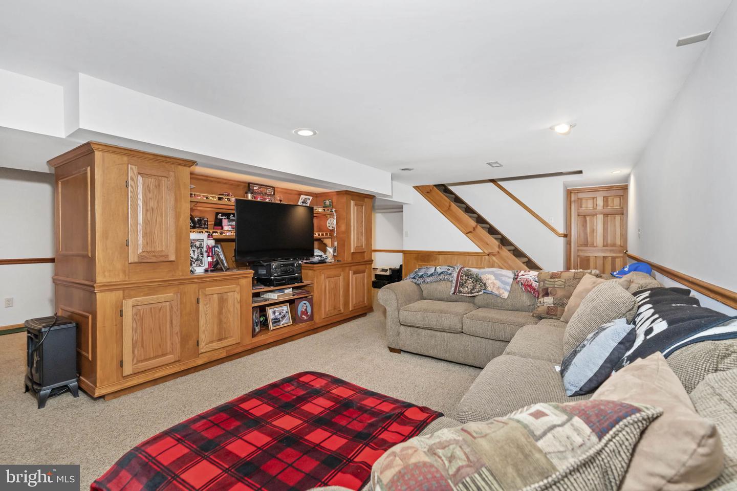 645 Clifton Dr
