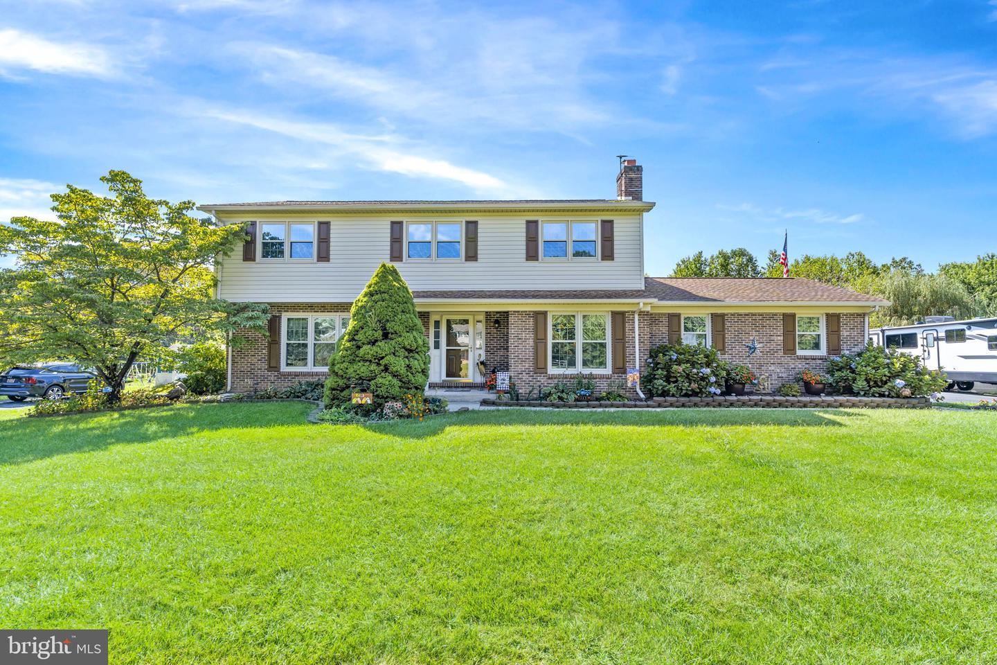 645 Clifton Dr