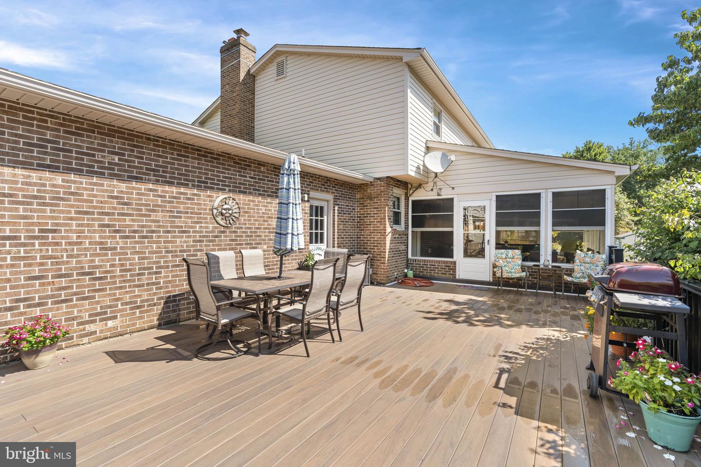 645 Clifton Dr