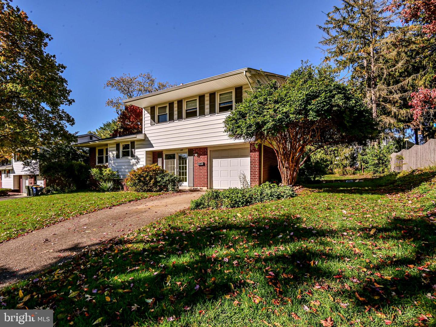 402 Radcliffe Dr