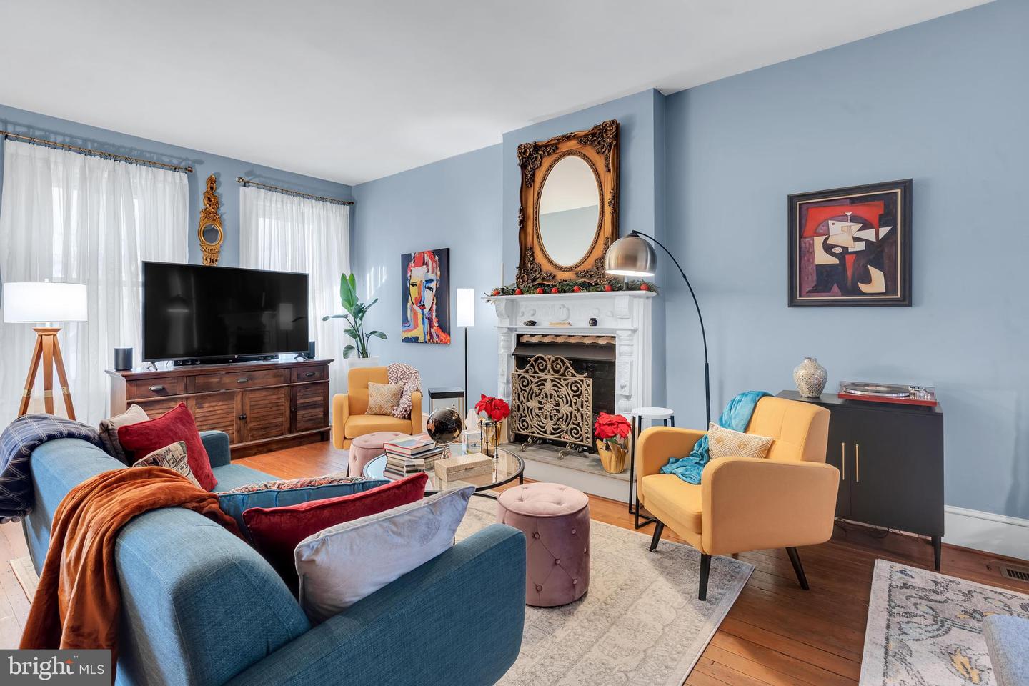 1215 W 8th St