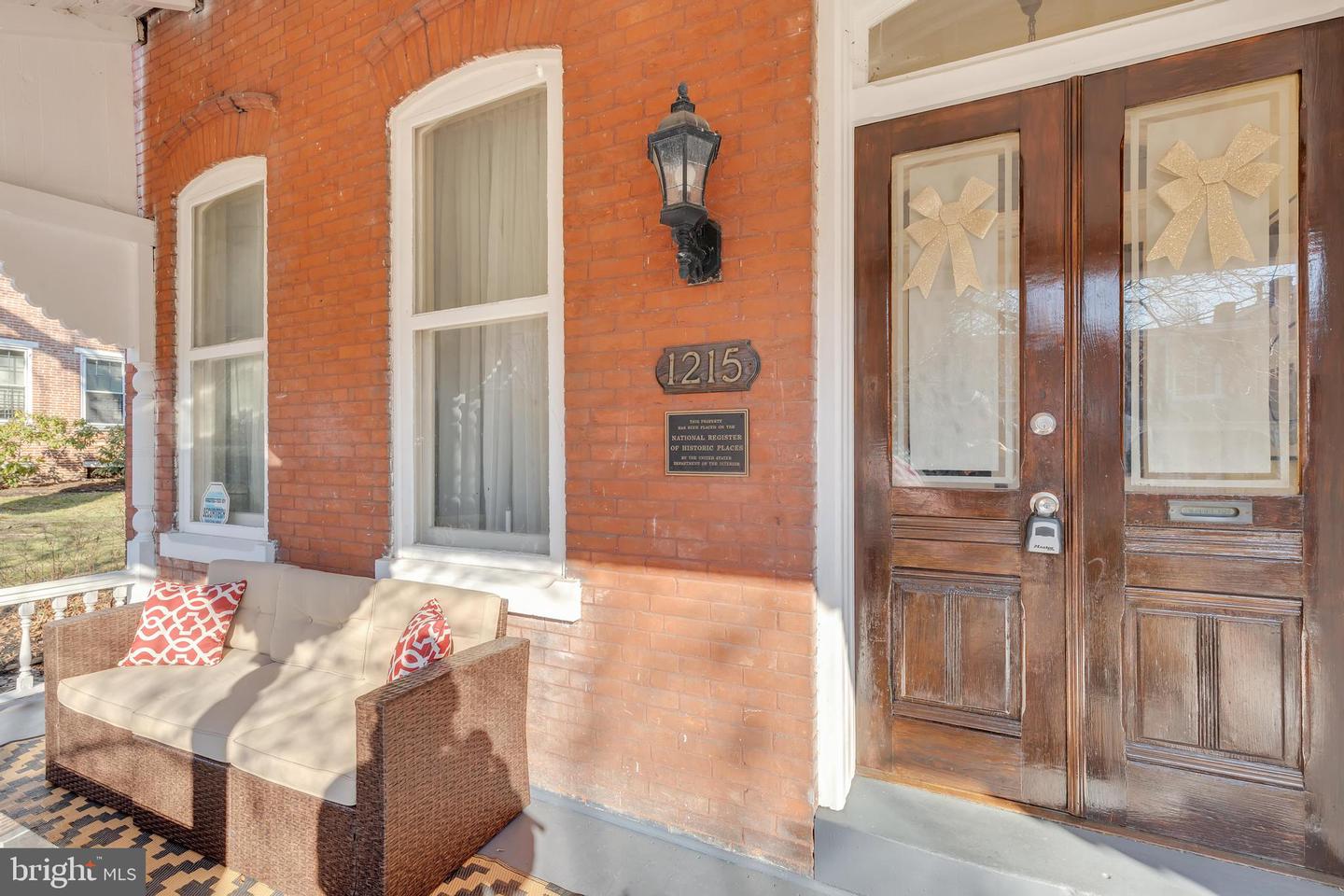 1215 W 8th St