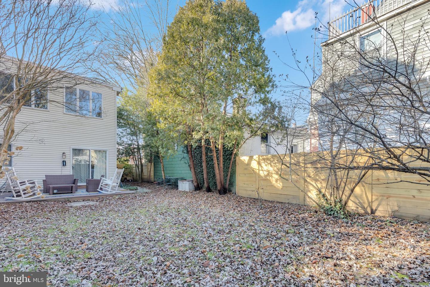 1215 W 8th St