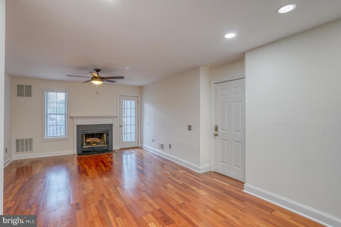 405 Waters Edge Dr #56