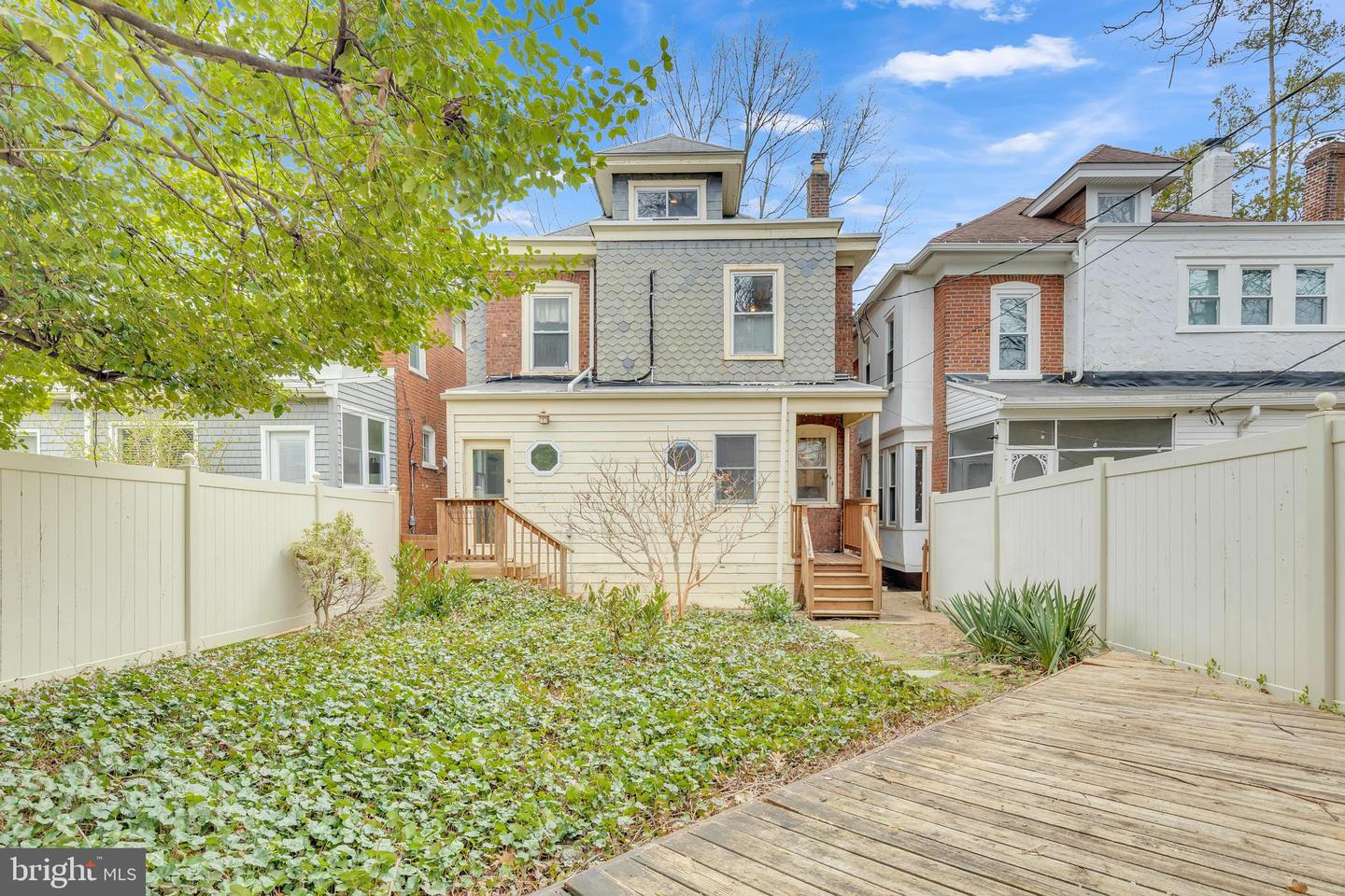 705 W 20th St