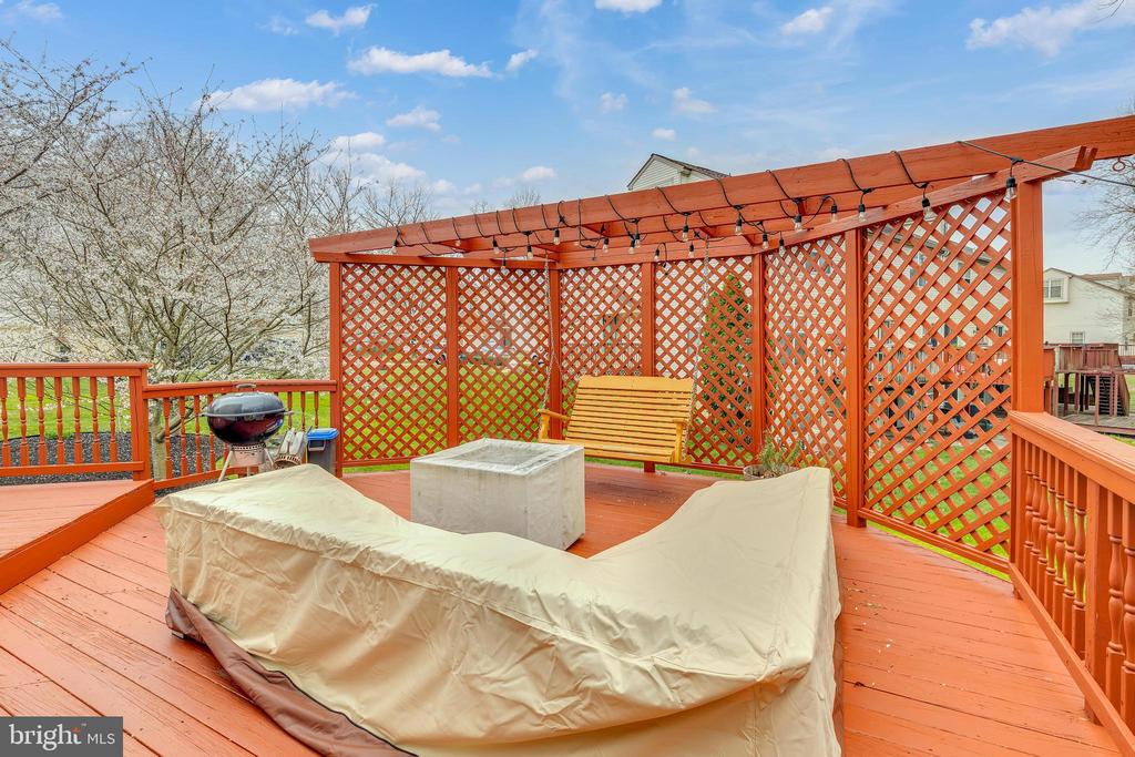 46 Mahopac Dr