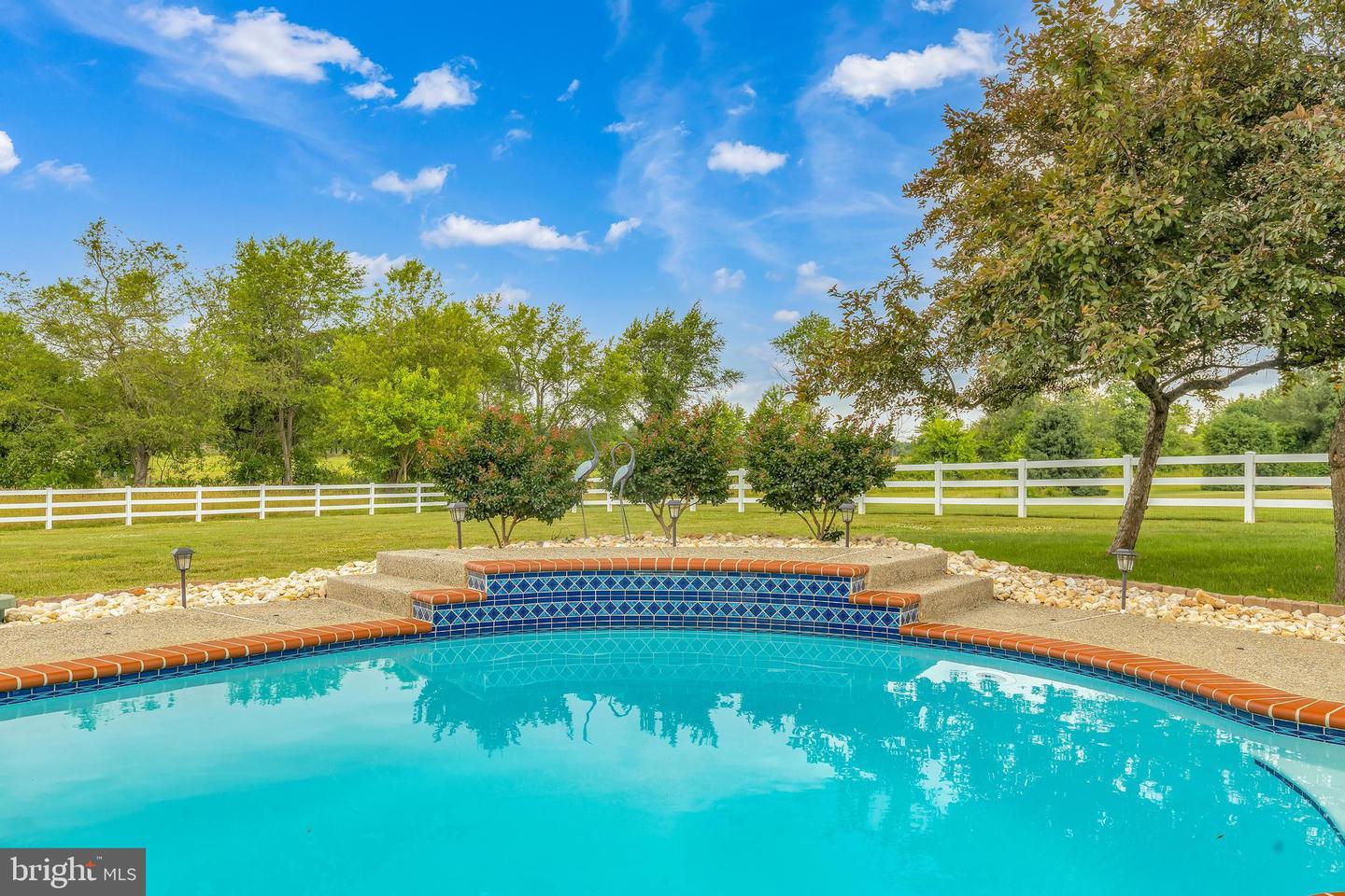 131 Westside Ln