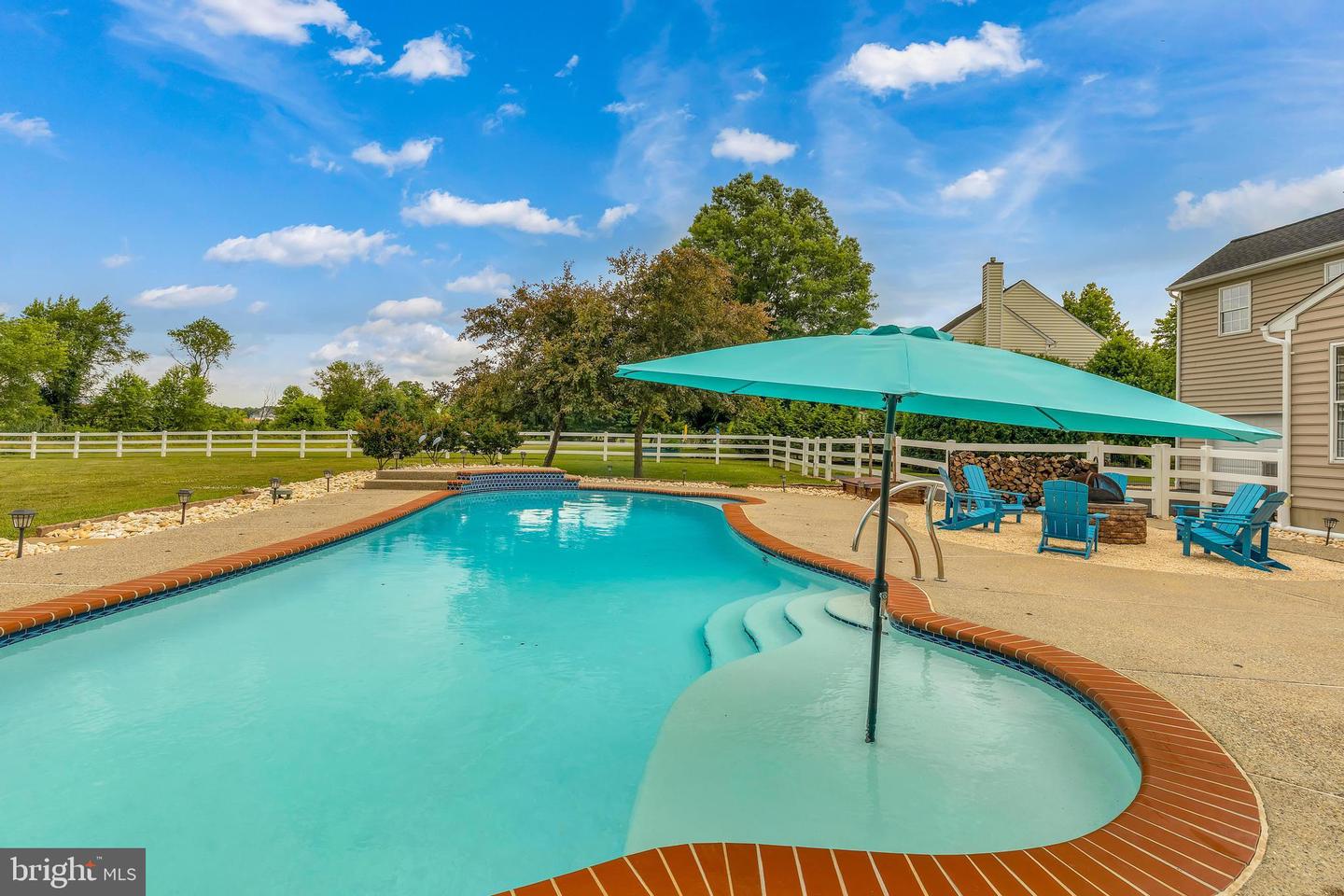 131 Westside Ln