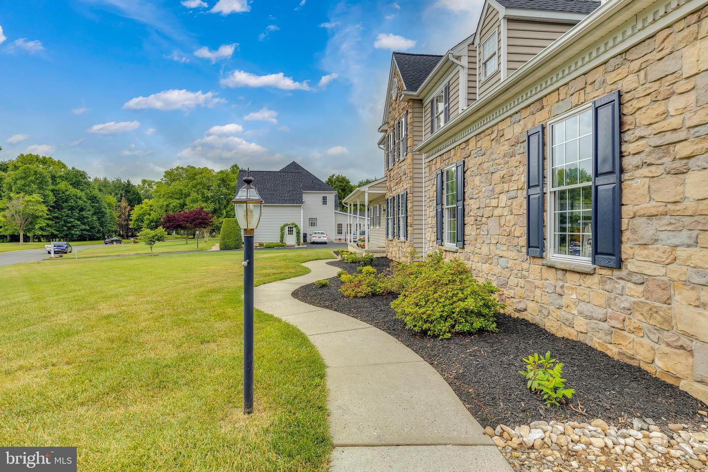 131 Westside Ln