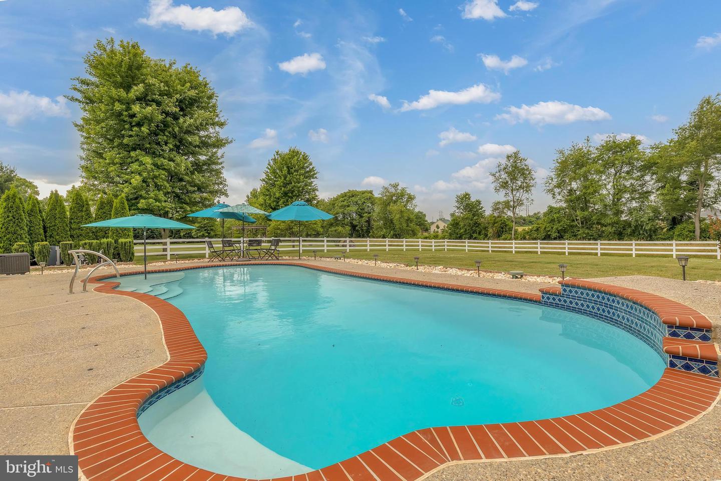 131 Westside Ln