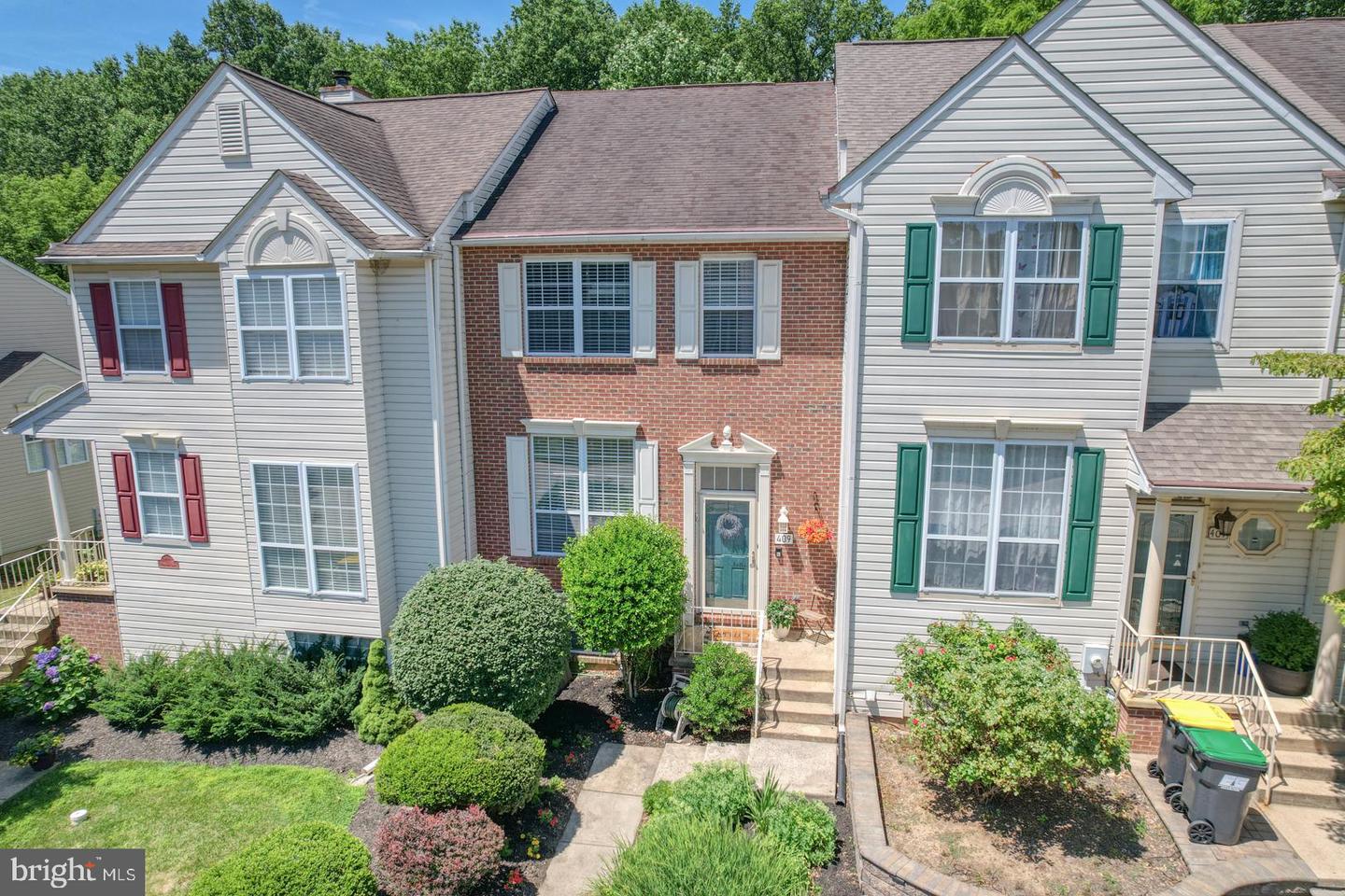 409 Woodstock Ln