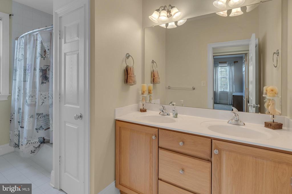 227 Ann Dr