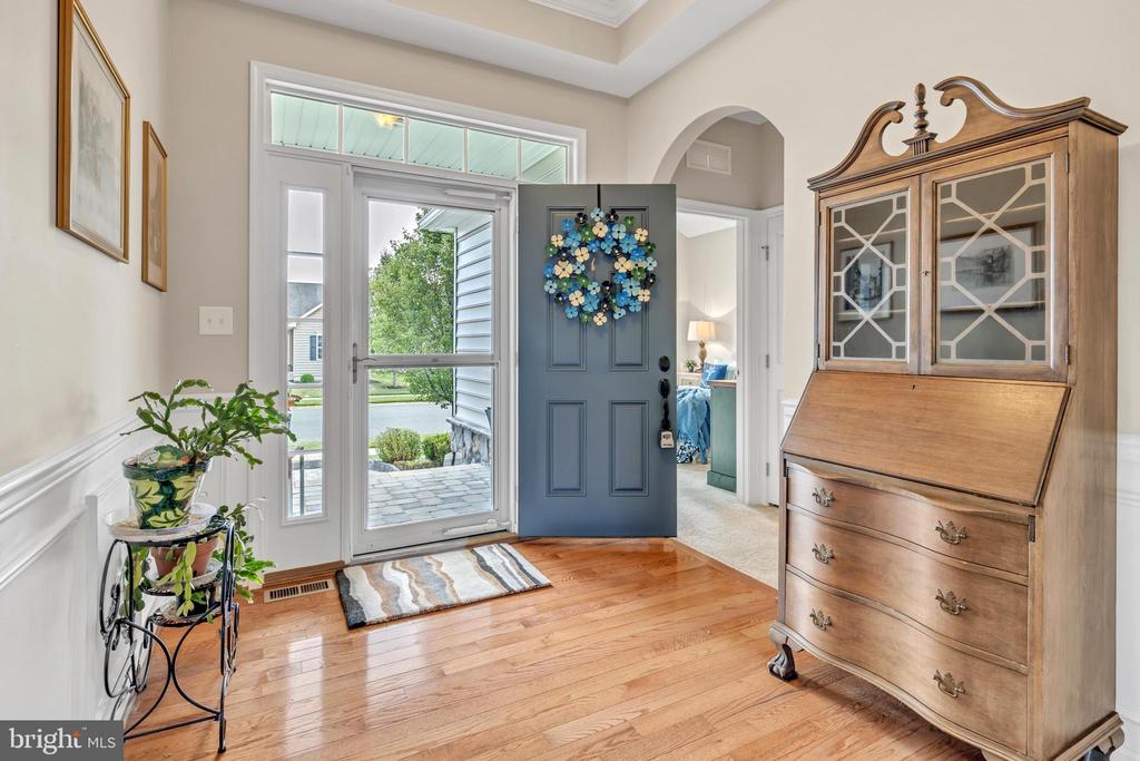 229 Glenshee Dr