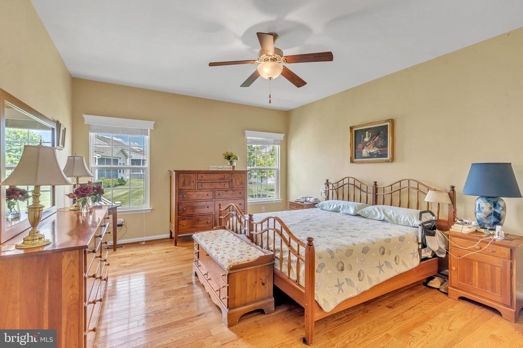 229 Glenshee Dr