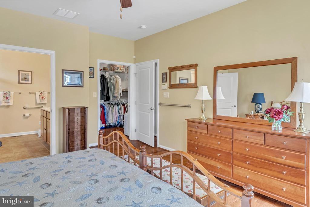 229 Glenshee Dr