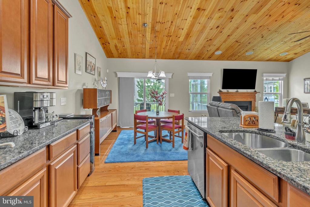 229 Glenshee Dr