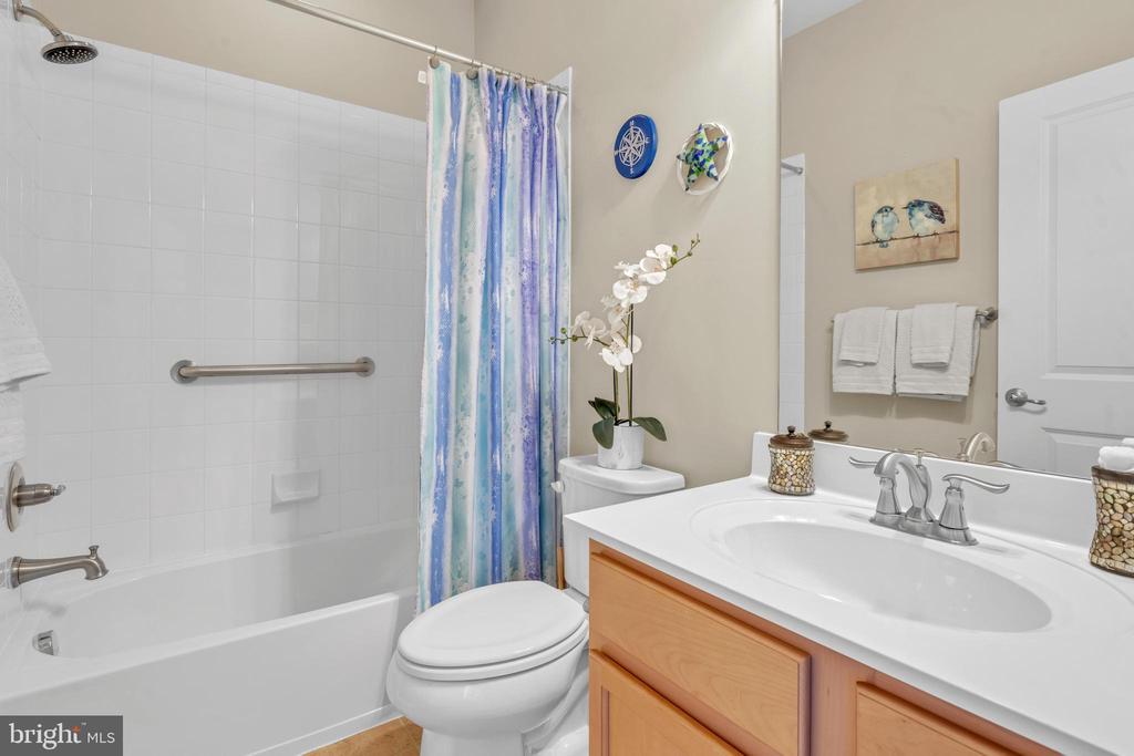 229 Glenshee Dr