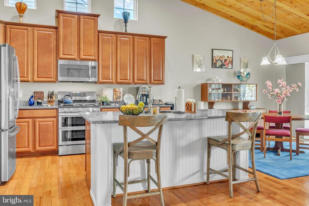 229 Glenshee Dr