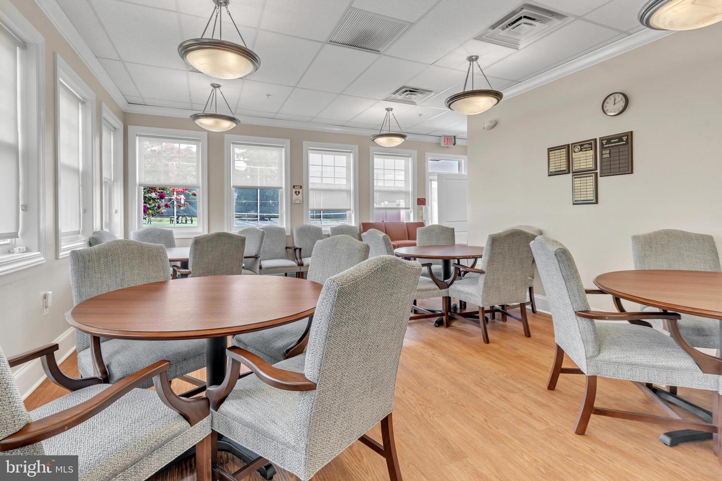 229 Glenshee Dr