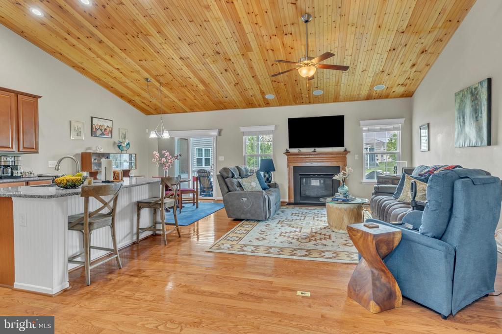 229 Glenshee Dr