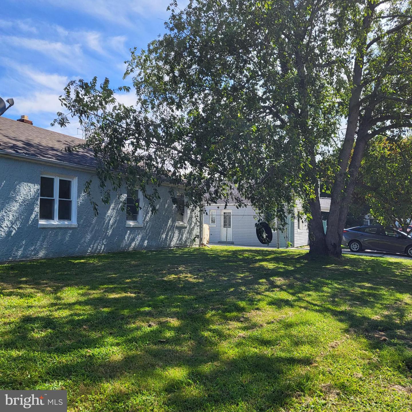 320 Elwood Pl