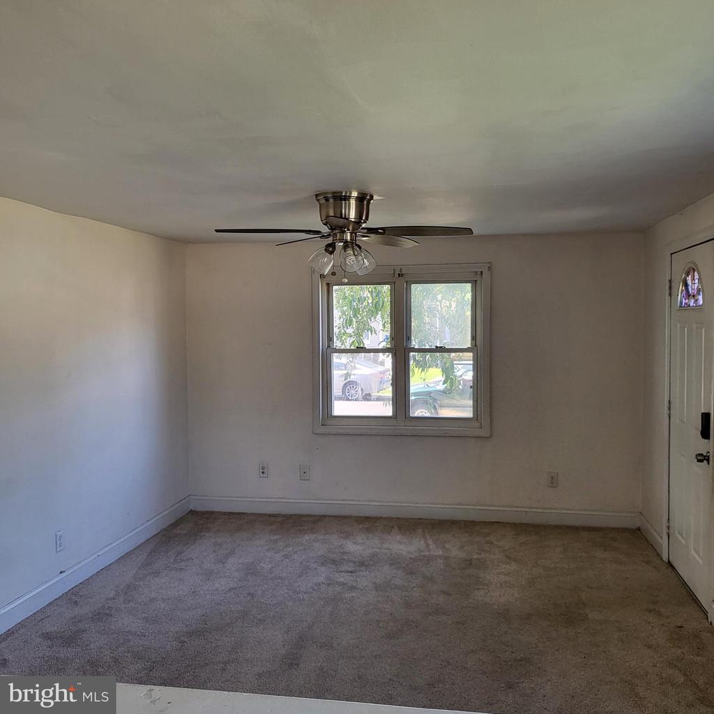 320 Elwood Pl