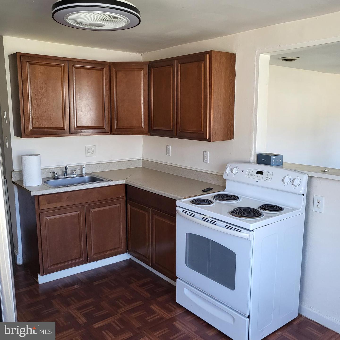 320 Elwood Pl