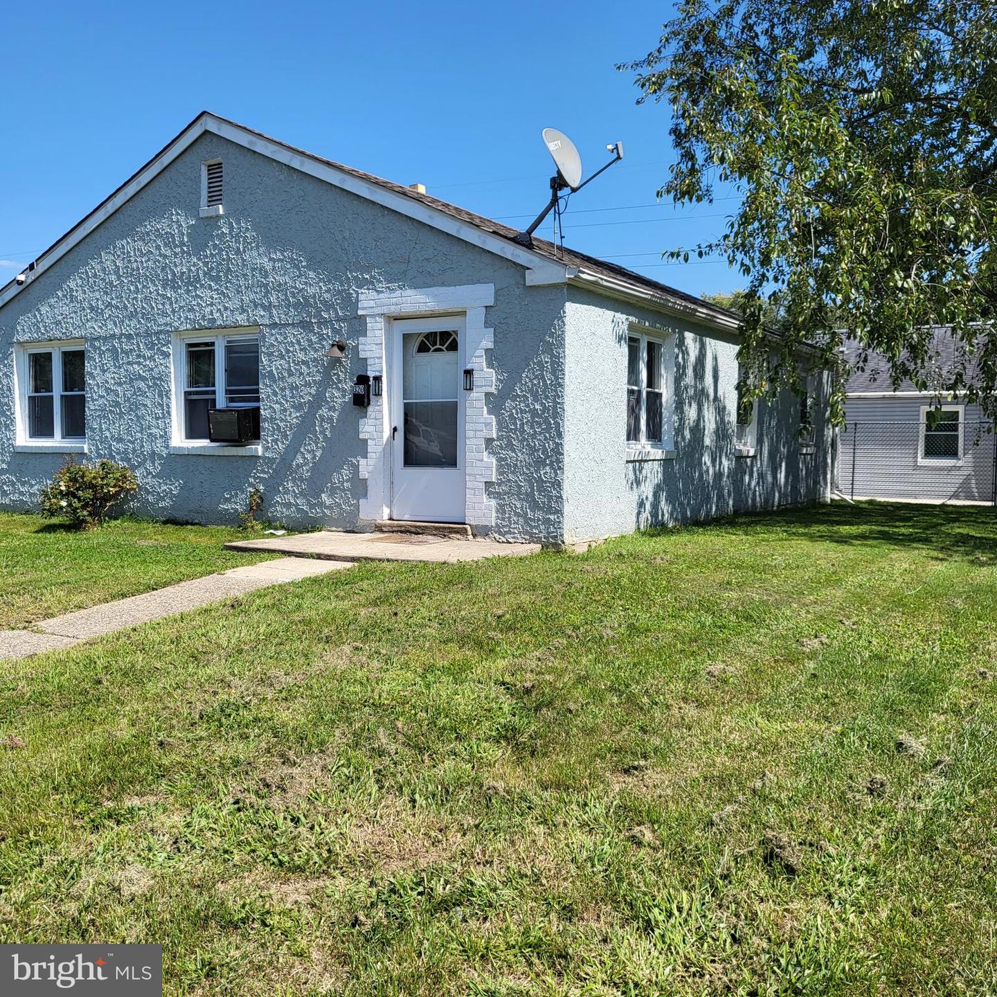 320 Elwood Pl