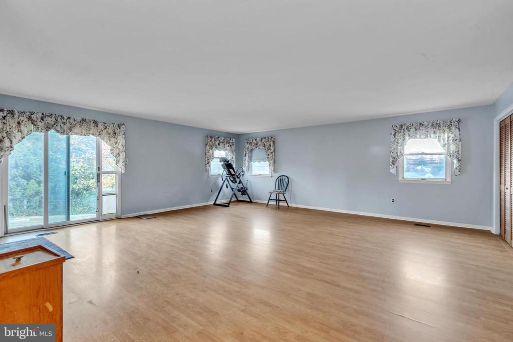 2601 Skylark Rd