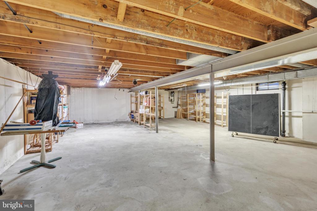 2601 Skylark Rd