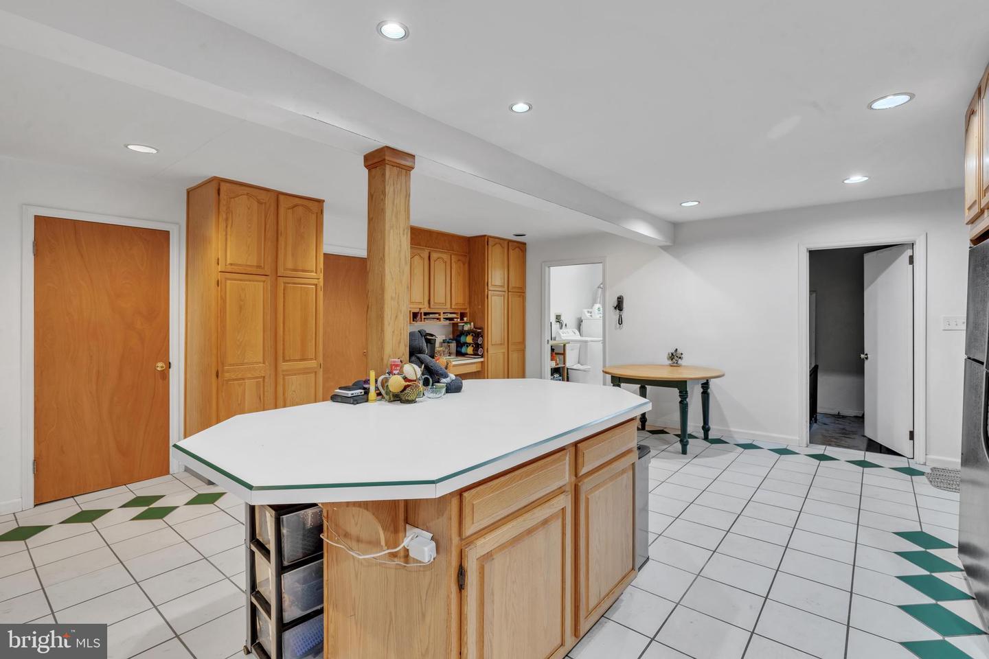 2601 Skylark Rd