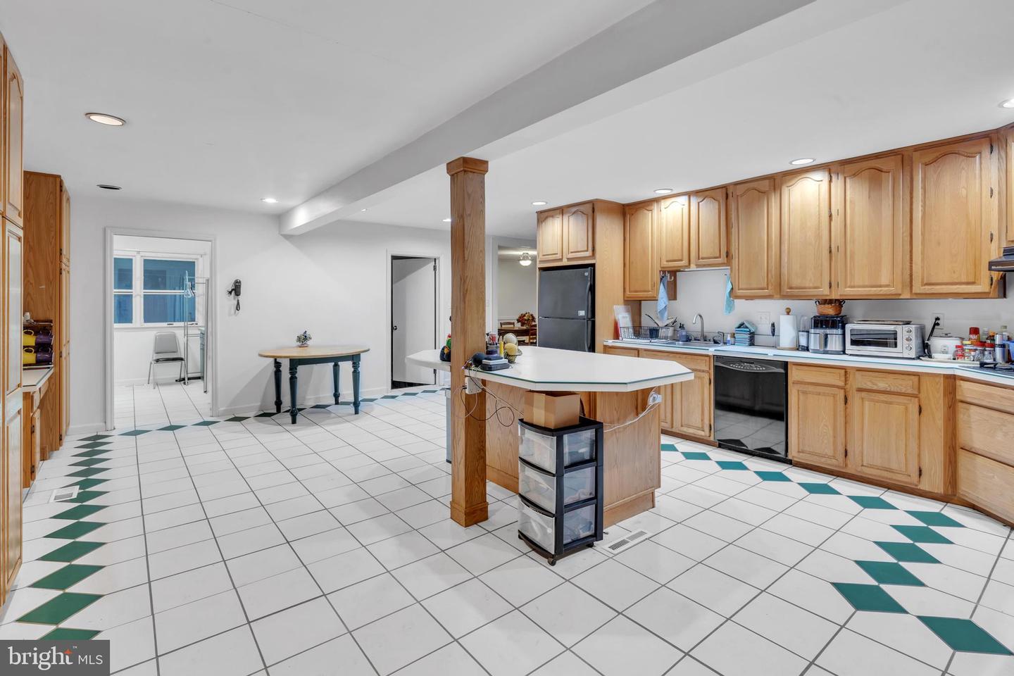 2601 Skylark Rd