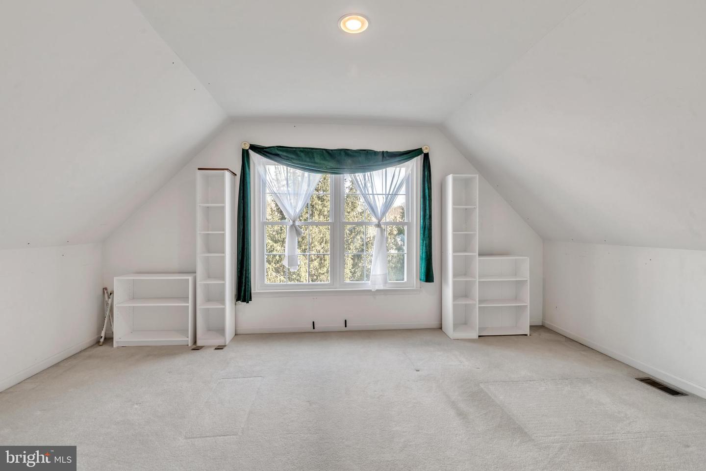 76 Hidden Valley Dr