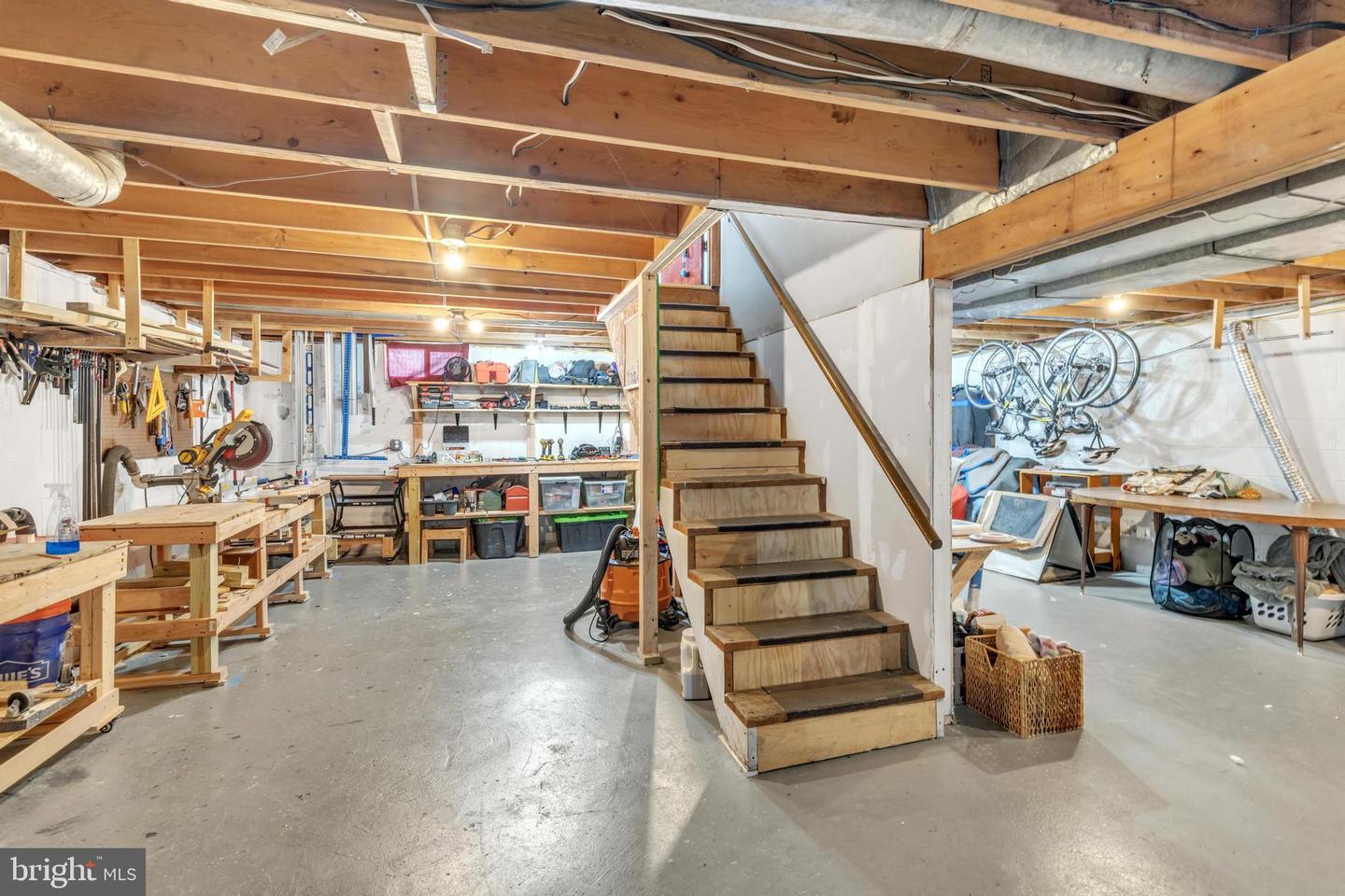 405 New St