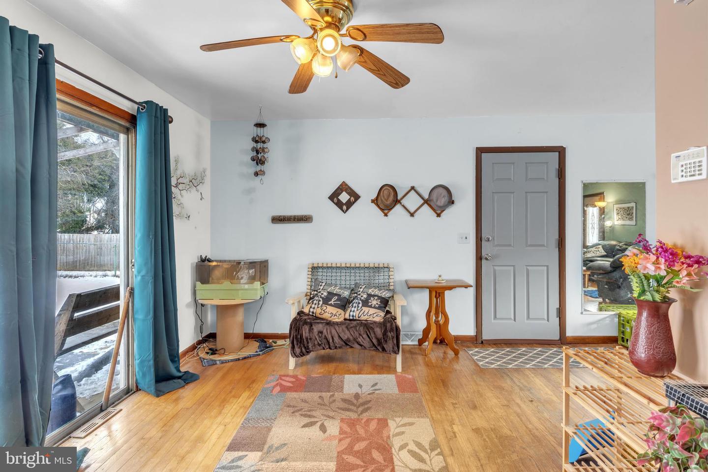 405 New St