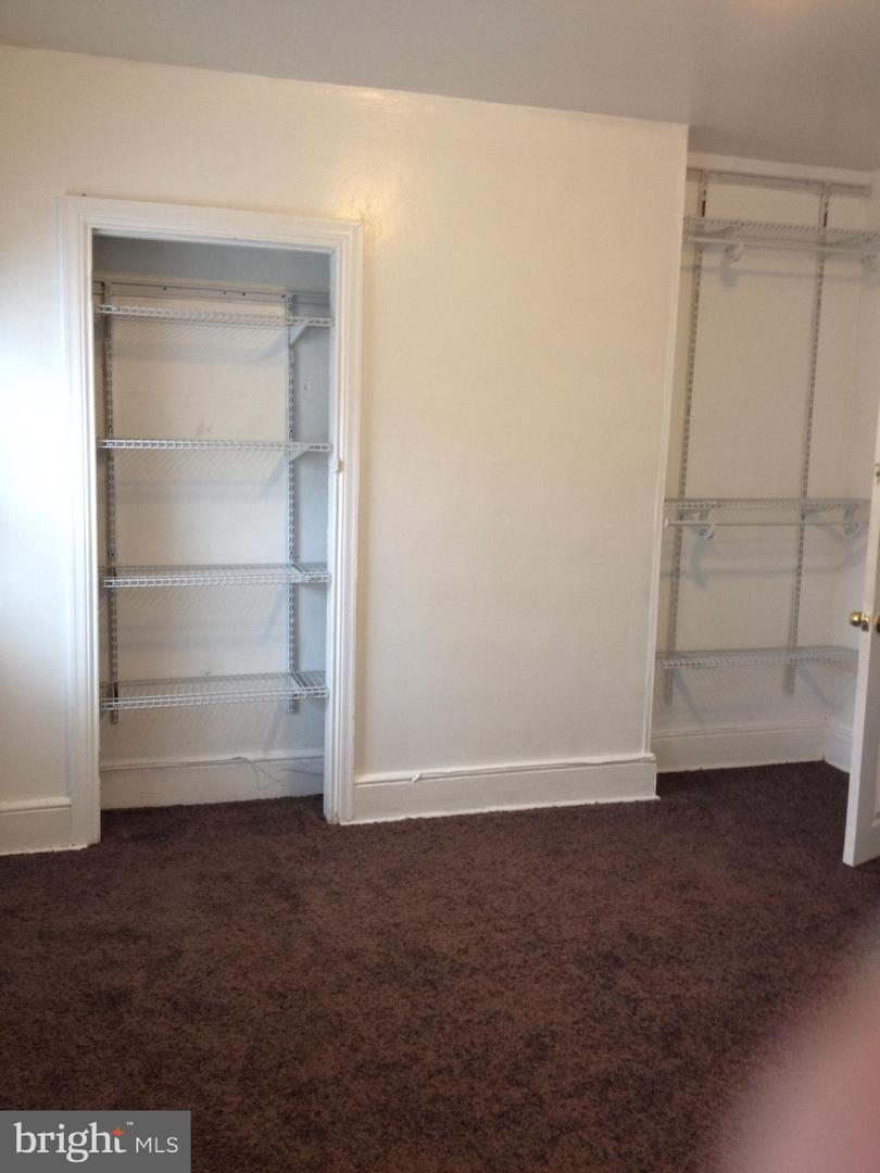 810 W 6th St