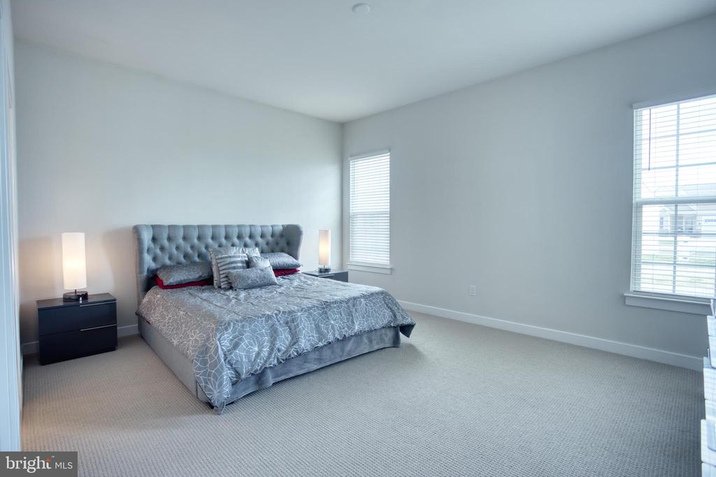 246 Anglesey Dr